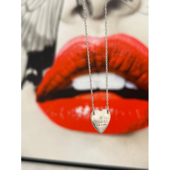 Gucci Silver Engraved Heart Trademark Necklace - Picture 3 of 9